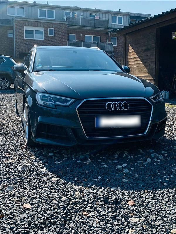 Gebraucht Audi A3 S-Line 150 PS (110 kW) 2018 Grau Limousine