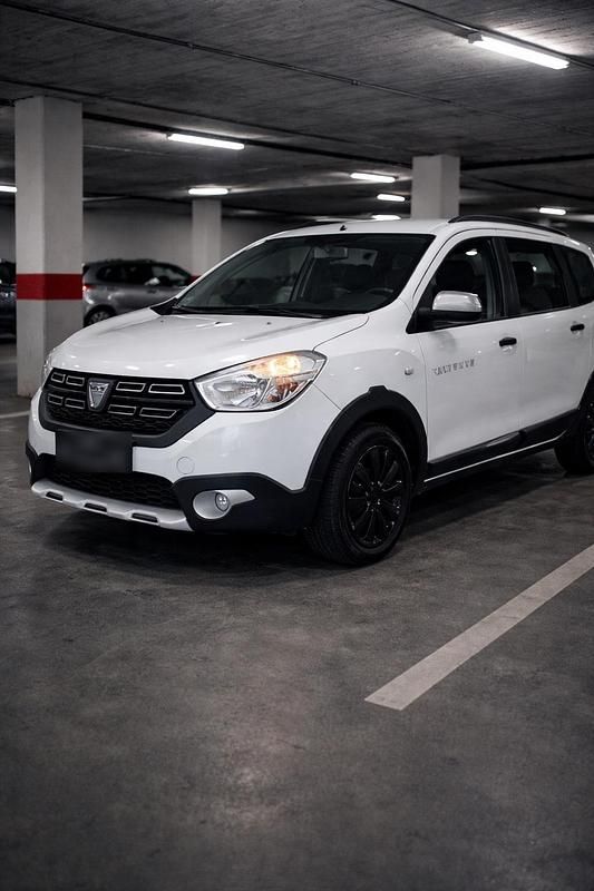 Gebraucht Dacia Lodgy Stepway 115 PS (84 kW) 2017 Weiß Van / Kleinbus