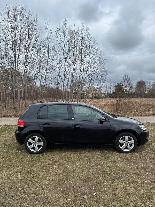 Gebraucht VW Golf VI Style 122 PS (89 kW) 2011 Schwarz Kleinwagen
