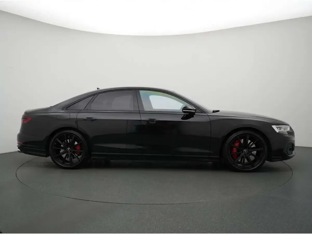 Gebraucht Audi S8 571 PS (419 kW) 2024 Schwarz Limousine