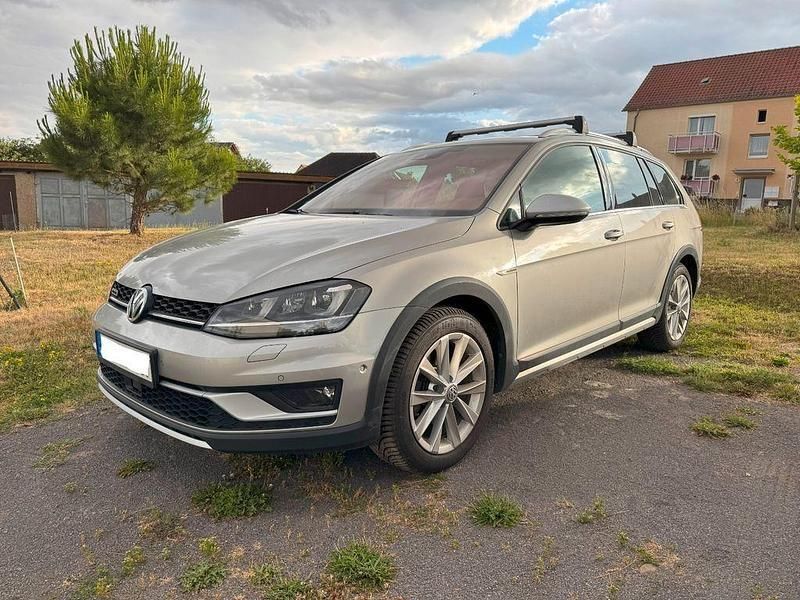 Silber Gebraucht 2015 VW Golf Alltrack Kombi | 17.500 € (Fairer Preis) - Bild 1/4