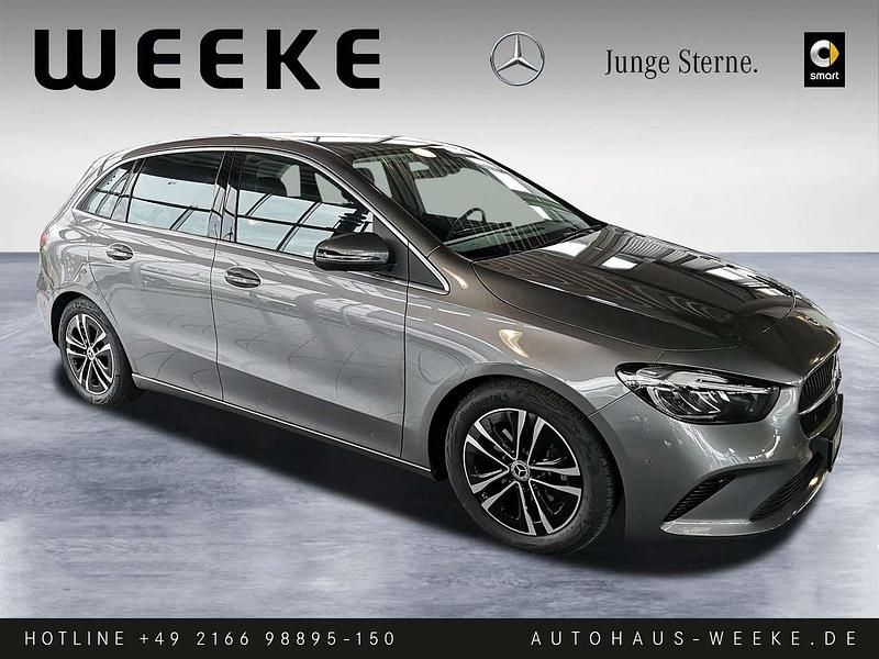 Gebraucht Mercedes B200 Advanced 163 PS (119 kW) 2024 Mountaingrau Van / Kleinbus