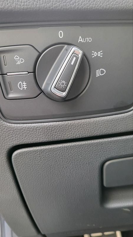 Grau Gebraucht 2018 VW Arteon R-line Limousine | 25.000 € (Fairer Preis) - Bild 1/4