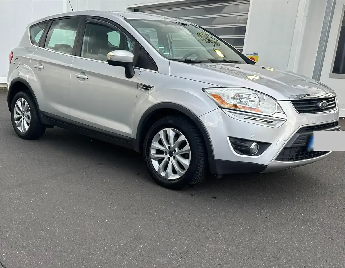 Gebraucht Ford Kuga 163 PS (119 kW) 2011 Silber SUV