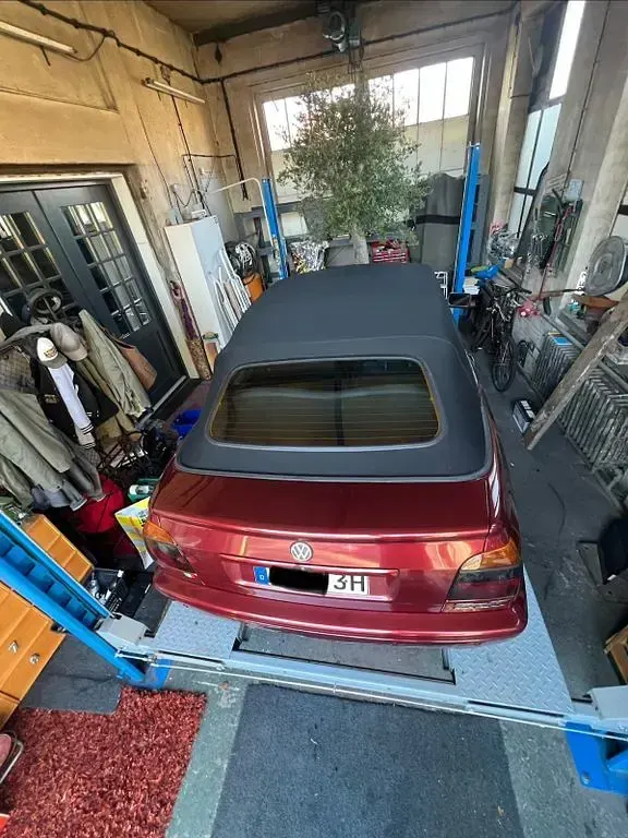 Używany VW Golf 90 KM (66 kW) 1995 Czerwony Kabriolet
