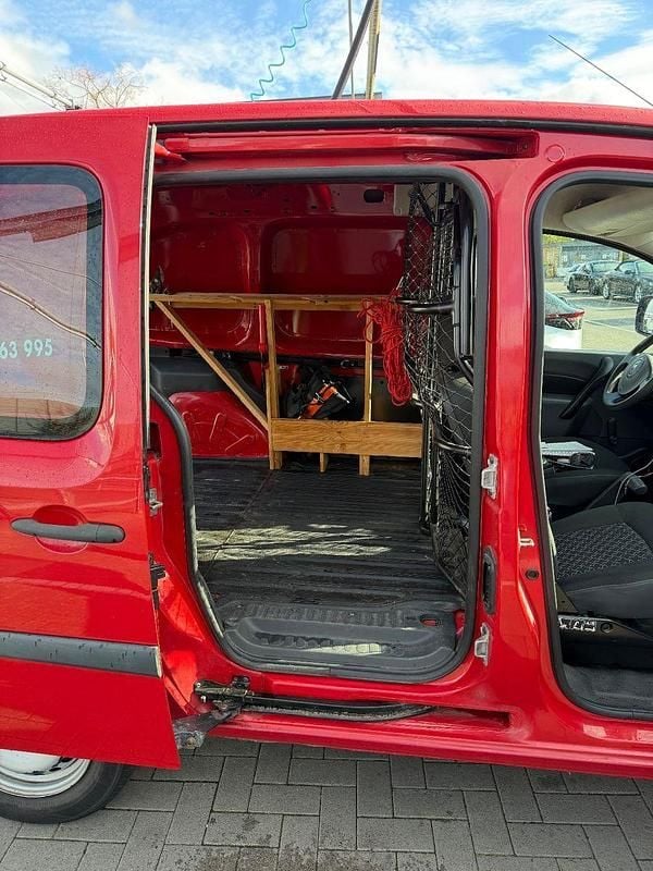 Gebraucht Renault Kangoo Expression 106 PS (77 kW) 2011 Rot Van / Kleinbus