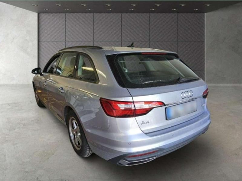 Gebraucht Audi A4 163 PS (119 kW) 2023 Florettsilber metallic Kombi