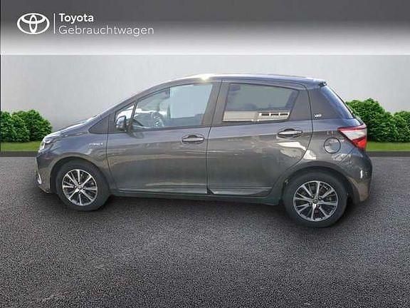 Gebraucht Toyota Yaris Hybrid Basis 100 PS (73 kW) 2019 Marlingrau metallic
