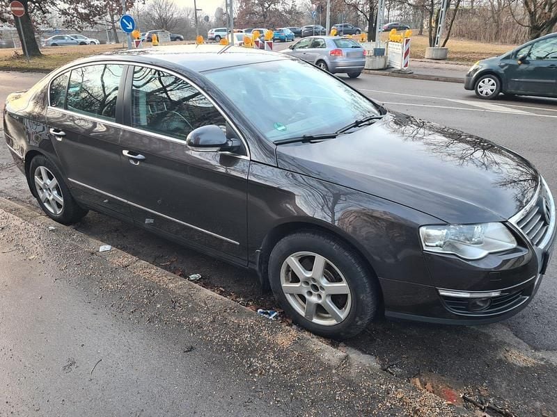 Gebraucht VW Passat Highline 160 PS (117 kW) 2010 Schwarz Limousine