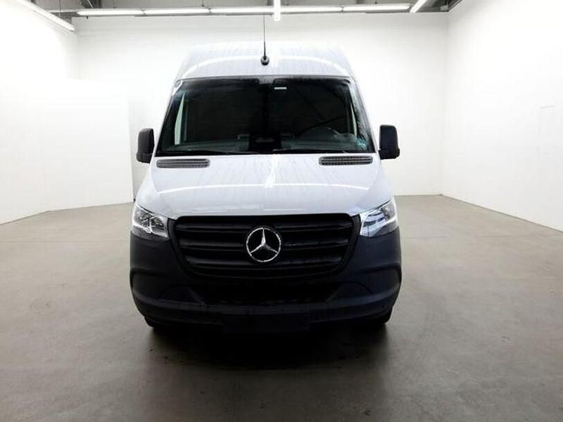 Gebraucht Mercedes Sprinter 170 PS (125 kW) 2025 Arktikweiss Van