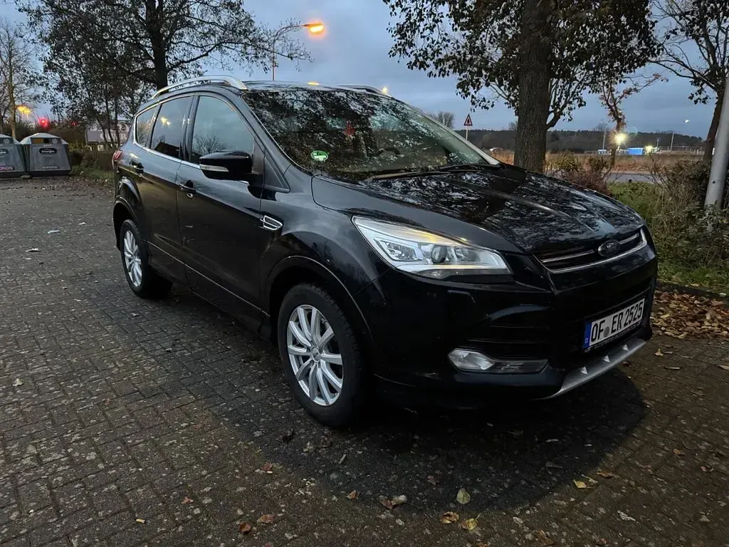 Gebraucht Ford Kuga 179 PS (131 kW) 2016 Schwarz SUV
