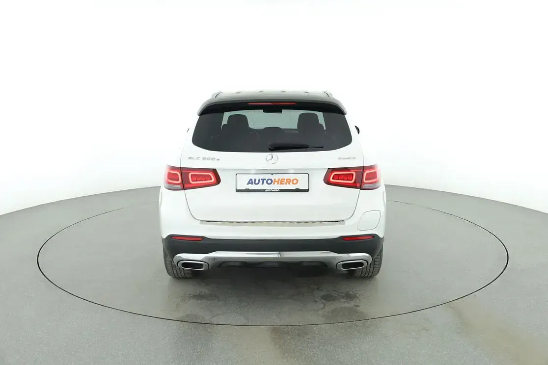 Gebraucht Mercedes GLC300e 122 PS (89 kW) 2020 Weiß SUV
