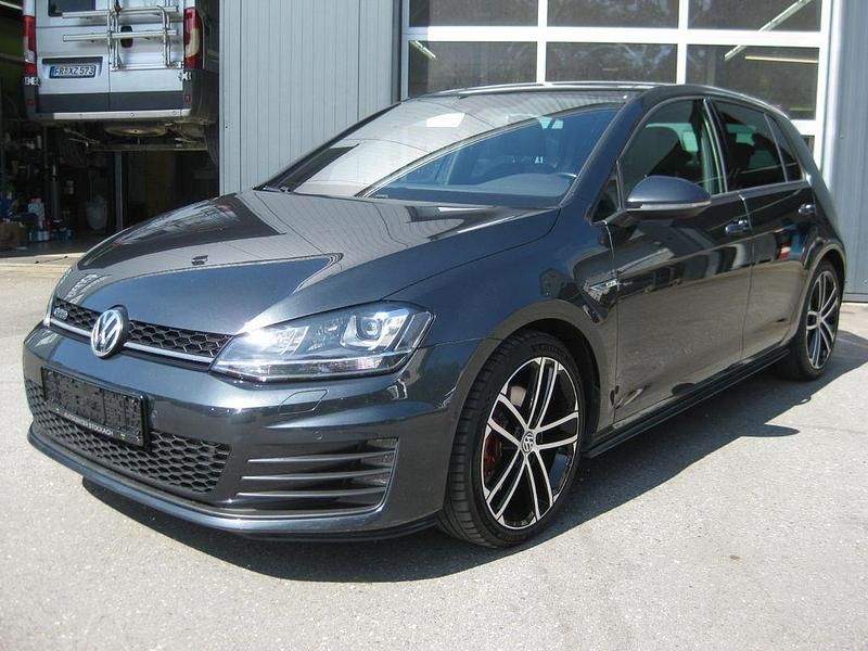 Grau Gebraucht 2015 VW Golf VII GTD Limousine | 14.900 € (Fairer Preis) - Bild 1/4