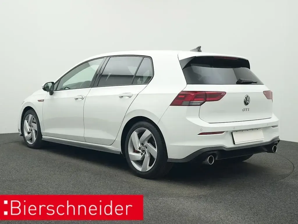 Gebraucht VW Golf VIII GTI 245 PS (180 kW) 2023 Weiss Limousine
