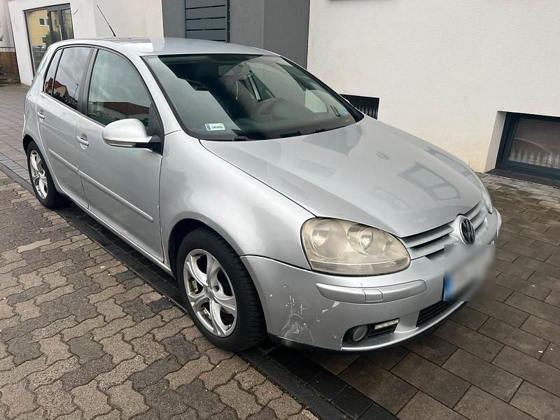 Second-hand VW Golf V 105 CP (77 kW) 2007 Argintiu Hatchback