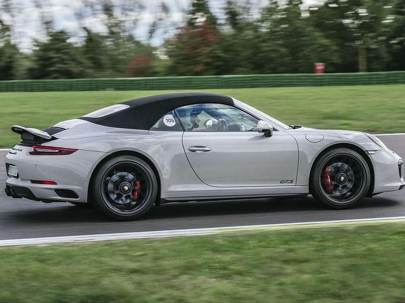 Grau Gebraucht 2017 Porsche 911 Carrera GTS Cabrio | 135.000 € - Bild 1/4