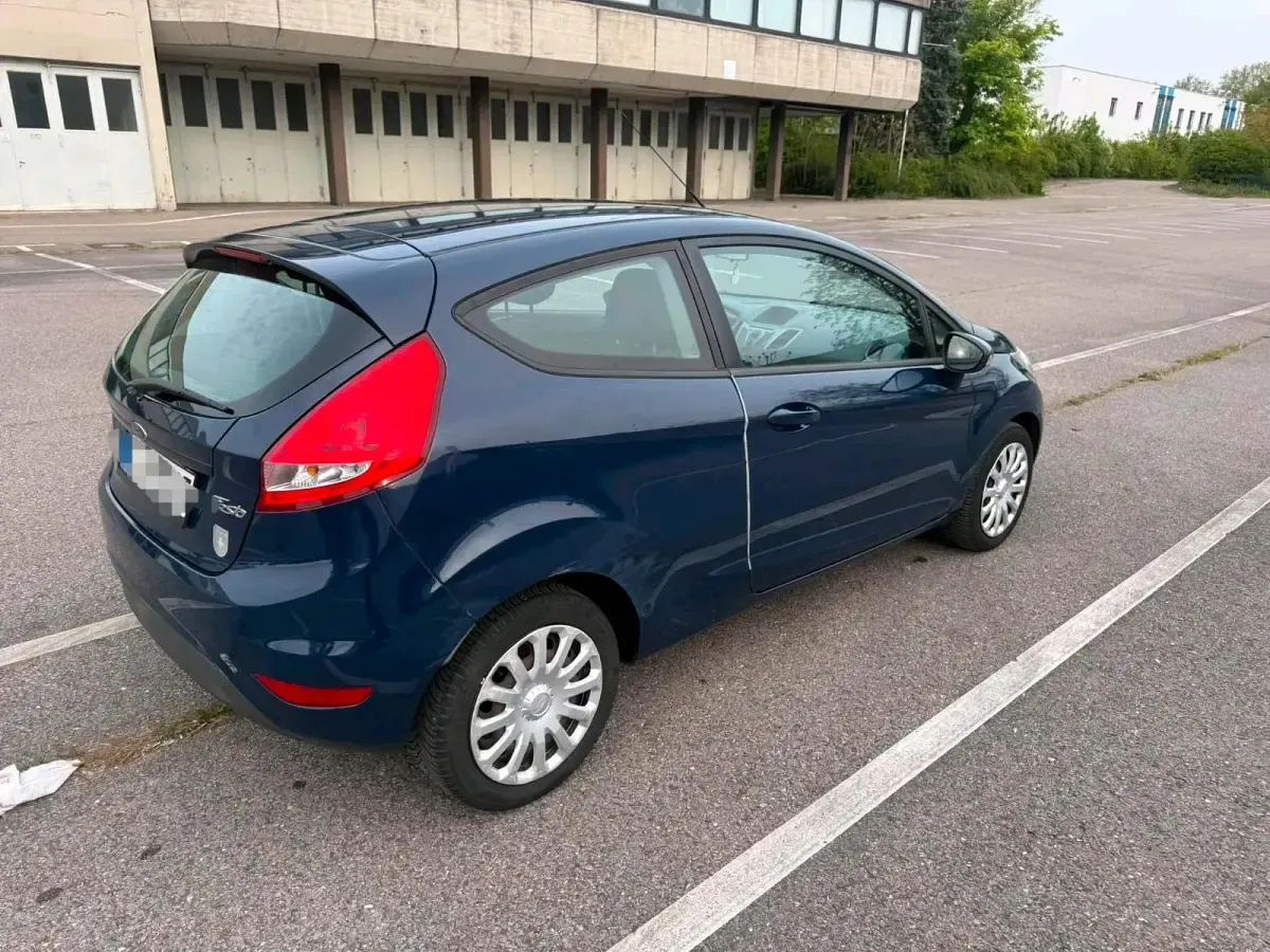 Gebraucht Ford Fiesta 86 PS (63 kW) 2010 Blau Limousine