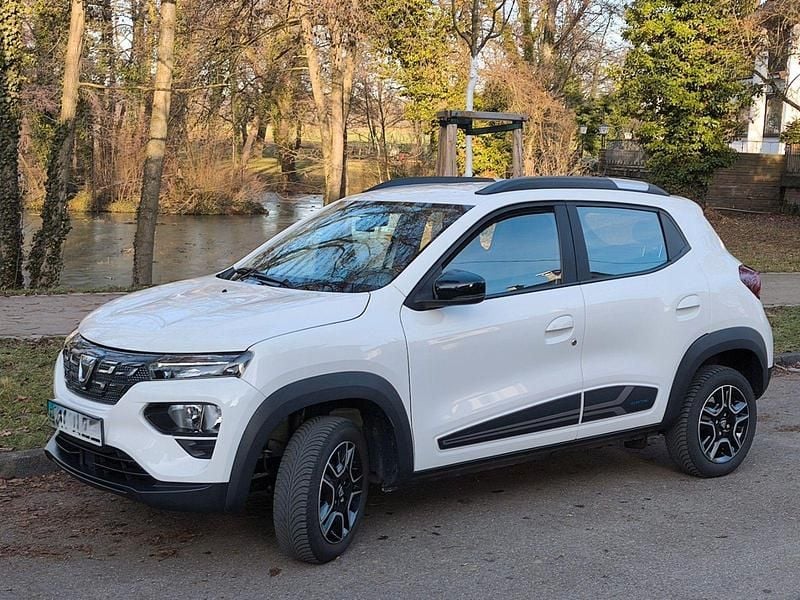 Weiß Gebraucht 2022 Dacia Spring Comfort Plus Kleinwagen | 8.850 € (Guter Preis) - Bild 1/4