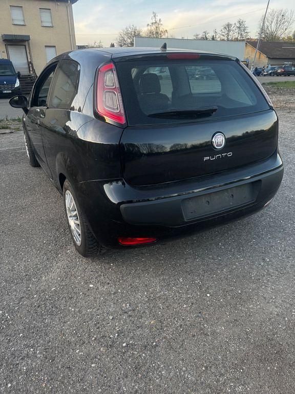 Gebraucht Fiat Punto Evo 77 PS (56 kW) 2011 Schwarz Kleinwagen