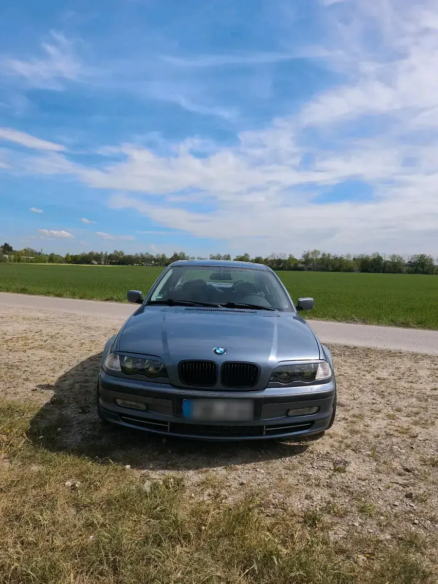 Second-hand BMW 320 150 CP (110 kW) 1998 Albastru Berlinǎ