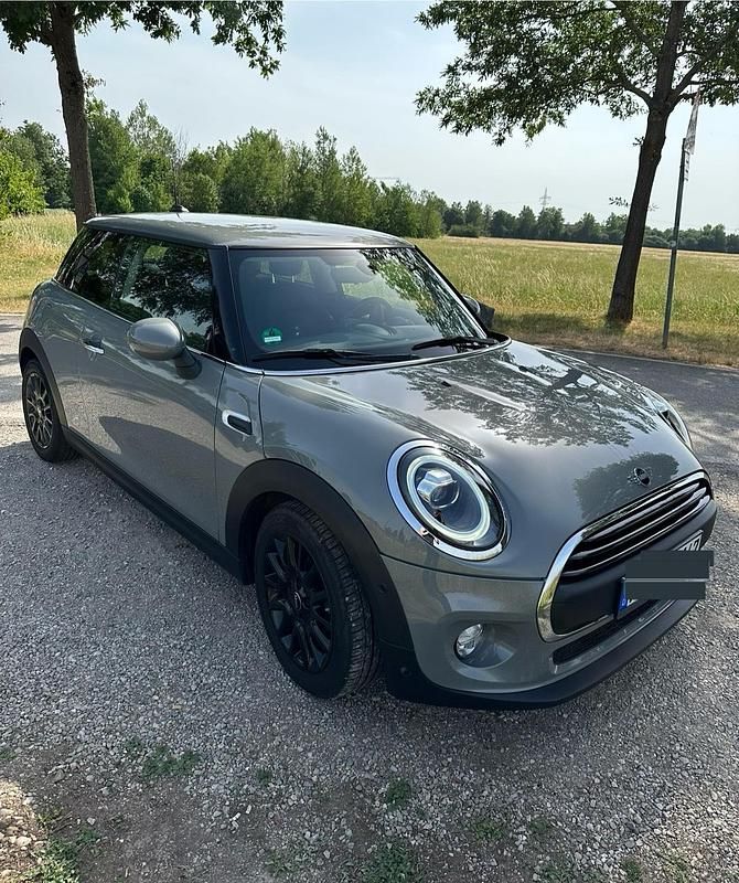 Grau Gebraucht 2019 Mini ONE Kleinwagen | 13.000 € (Fairer Preis) - Bild 1/4