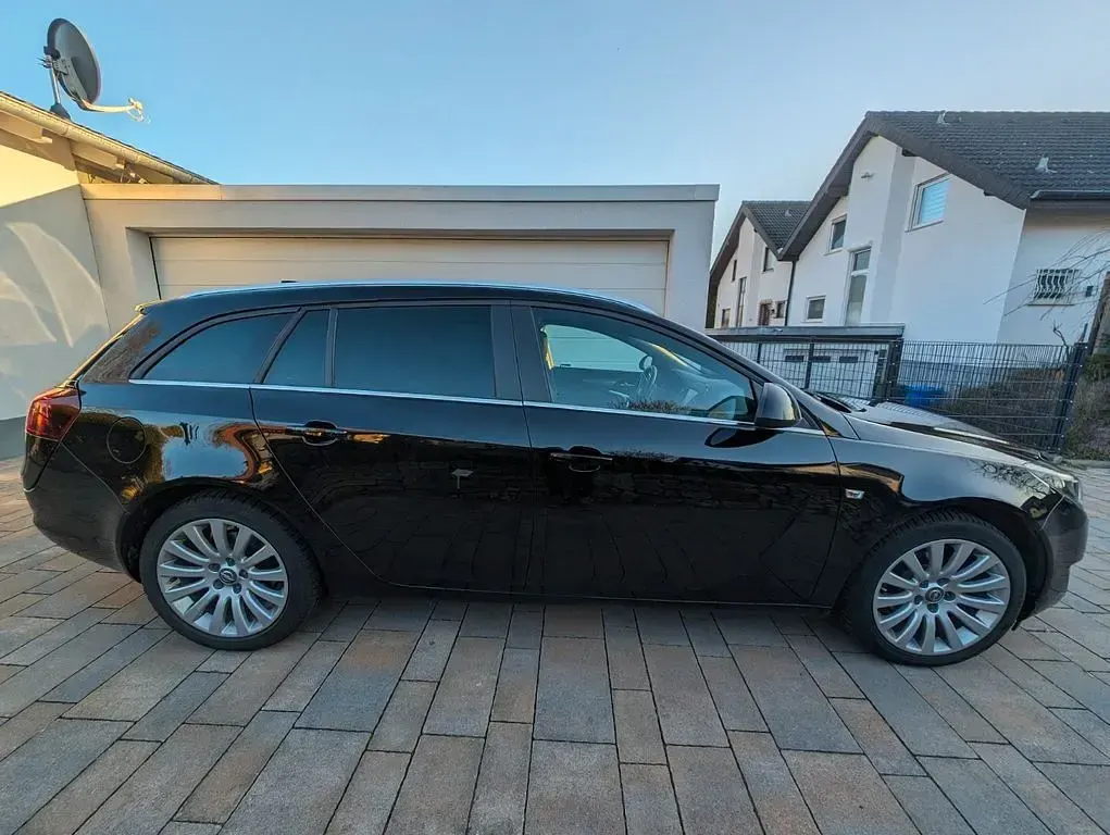 Gebraucht Opel Insignia 140 PS (102 kW) 2017 Schwarz Kombi