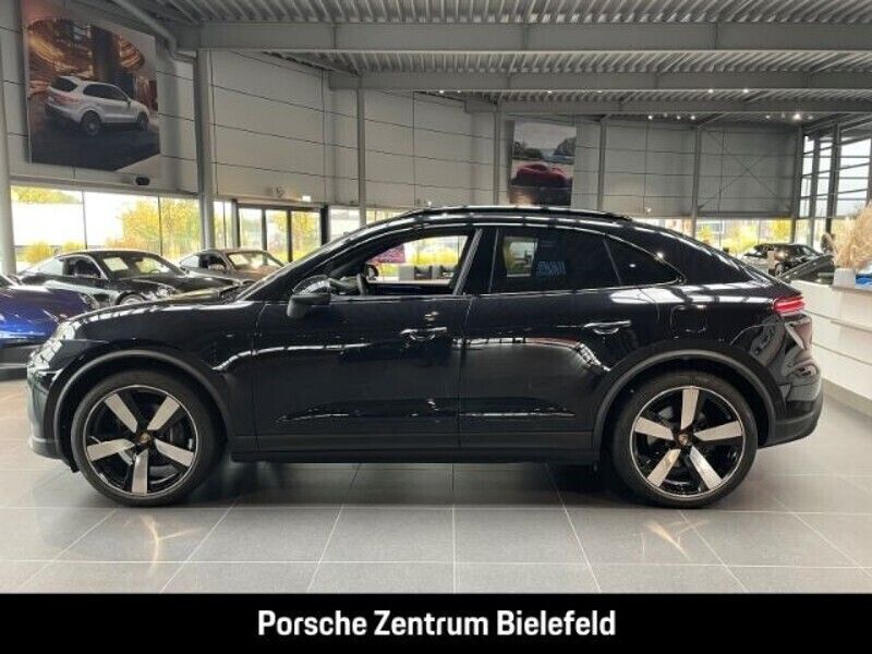 Gebraucht Porsche Macan 300 kW (408 PS) 2024 Tiefschwarzmetallic SUV