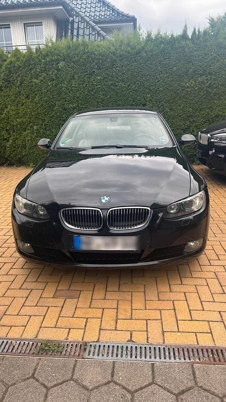 Schwarz Gebraucht 2007 BMW 330 Coupé | 8.199 € (Guter Preis) - Bild 1/4