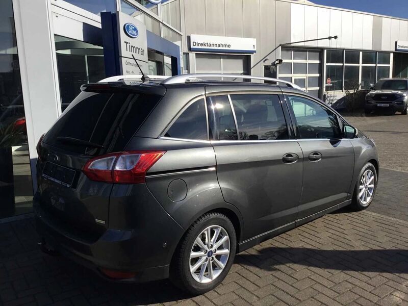 Grau Gebraucht 2018 Ford Grand C-Max Titanium Van / Kleinbus | 17.789 € (Teuer) - Bild 1/4