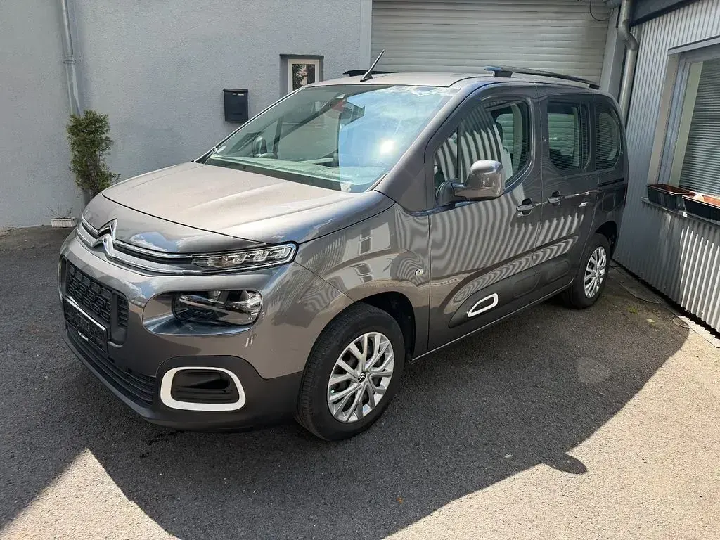 Gebraucht Citroën Berlingo Feel 131 PS (96 kW) 2019 Grau Van / Kleinbus