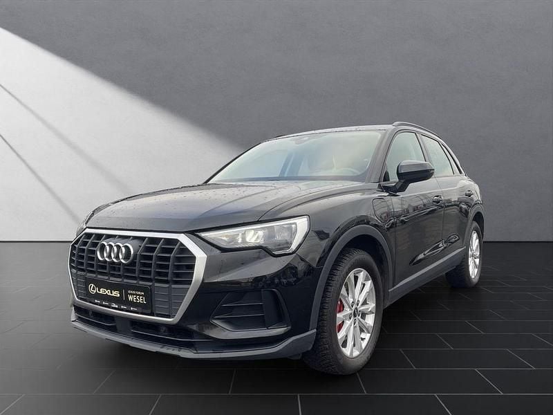 Mythosschwarz metallic, mythos Gebraucht 2021 Audi Q3 Basis SUV | 23.650 € (Fairer Preis) - Bild 1/4