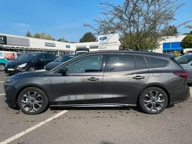 Usata Ford Focus ST-Line 155 CV (114 kW) 2024 Grigio Berlina
