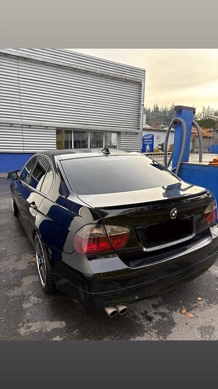 Gebraucht BMW 325 218 PS (160 kW) 2005 Schwarz Limousine