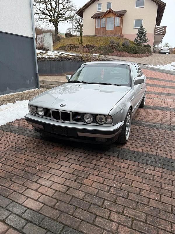 Gebraucht BMW 525 170 PS (125 kW) 1990 Silber Limousine