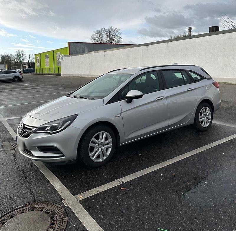 Gebraucht Opel Astra Edition 101 PS (74 kW) 2016 Silber Kombi