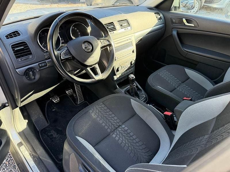 Gebraucht Skoda Yeti Ambition 105 PS (77 kW) 2015 Grau SUV