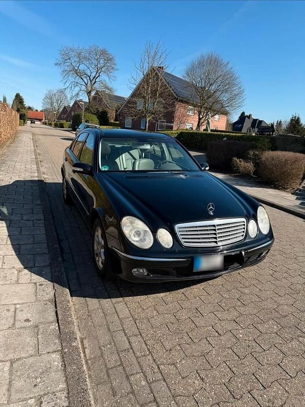 Gebraucht Mercedes E240 177 PS (130 kW) 2002 Schwarz Limousine