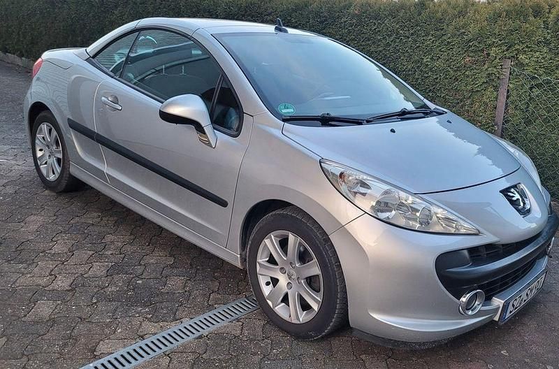 Gebraucht Peugeot 207 CC 120 PS (88 kW) 2006 Silber Cabrio