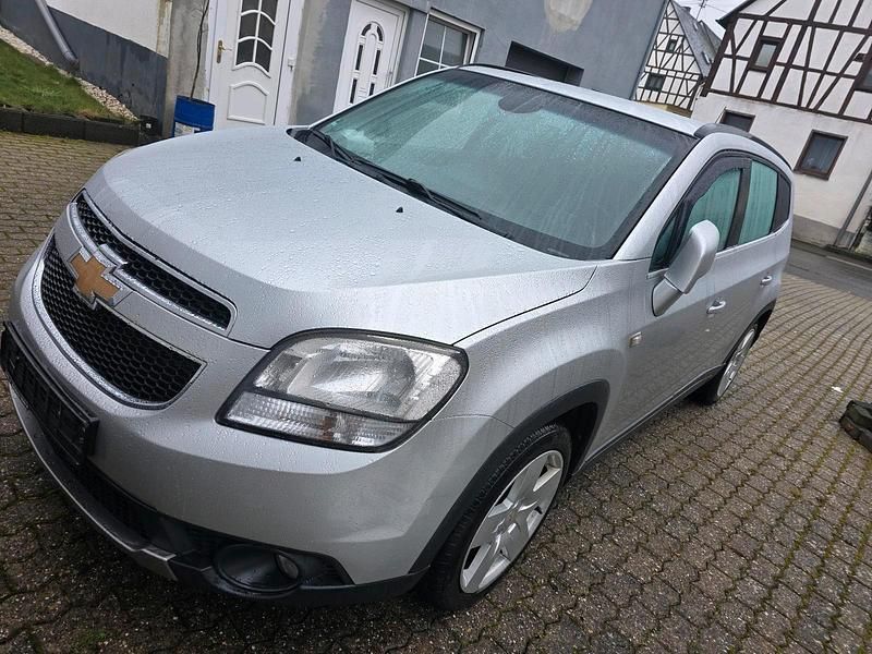 Gebraucht Chevrolet Orlando 141 PS (103 kW) 2011 Van / Kleinbus