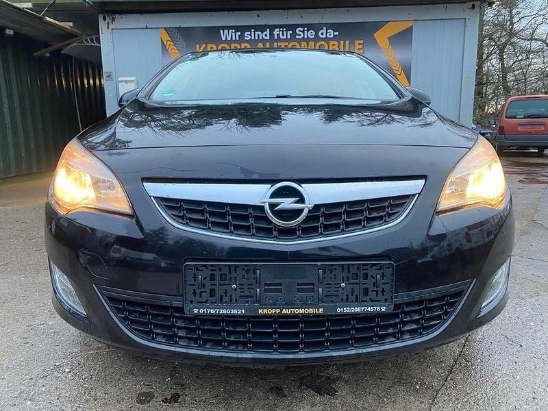 Gebraucht Opel Astra Sport 160 PS (117 kW) 2011 Grau Kombi