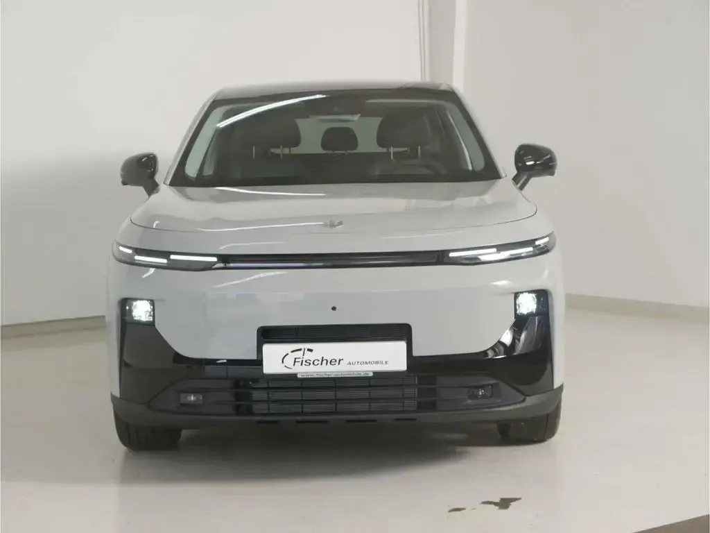 Neu Leapmotor B10 218 PS (160 kW) 2026 Grau SUV