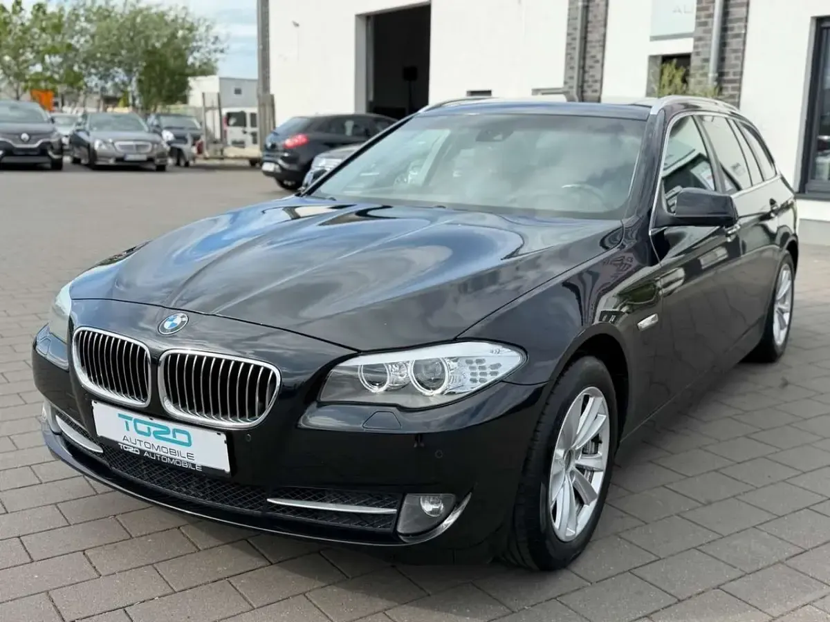 Gebraucht BMW 523 204 PS (150 kW) 2010 Schwarz Kombi