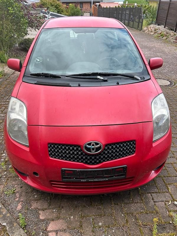 Rot Gebraucht 2008 Toyota Yaris Kleinwagen | 2.500 € (Guter Preis) - Bild 1/4