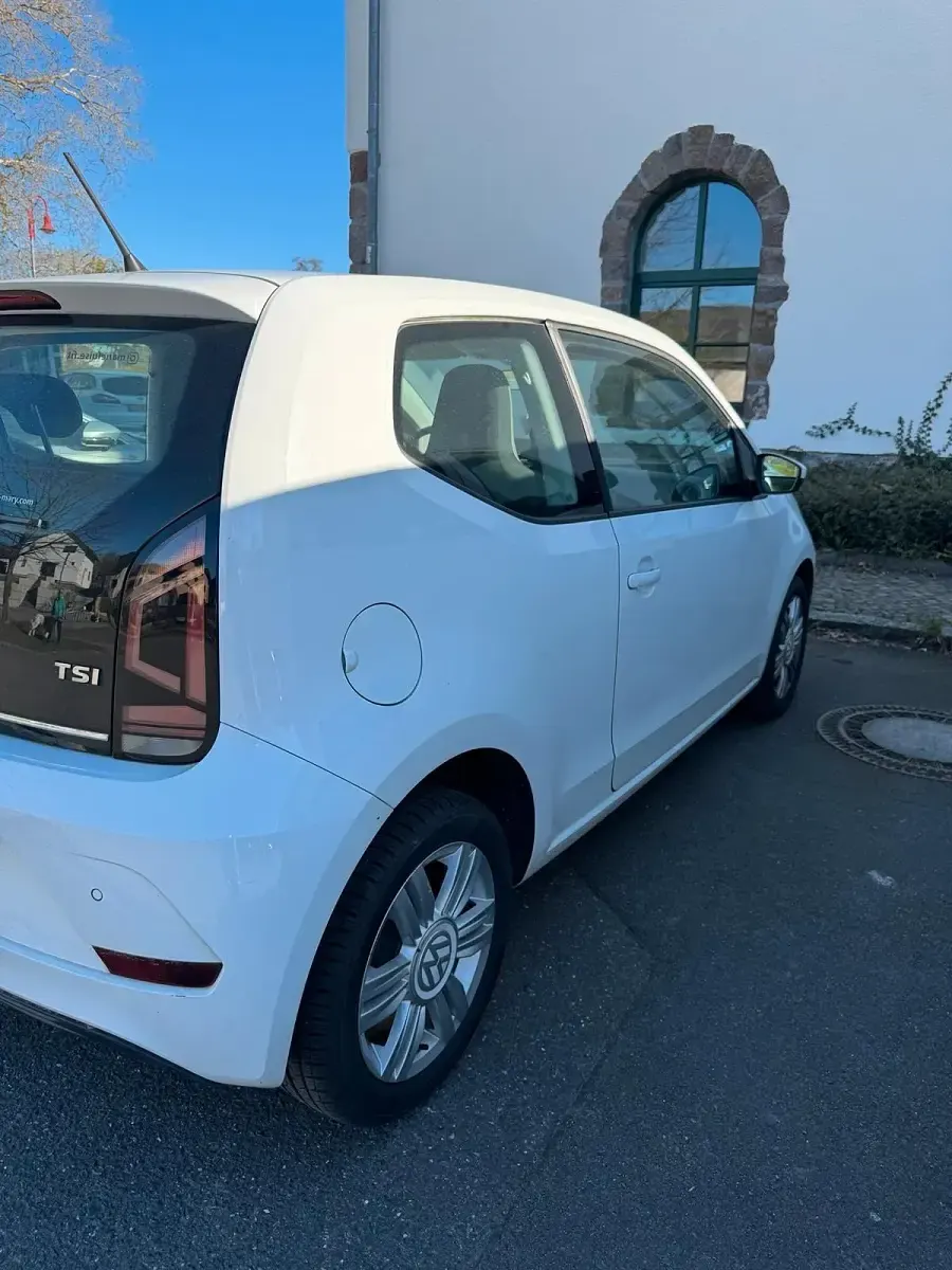 Gebraucht VW up! 90 PS (66 kW) 2017 Weiß Kleinwagen