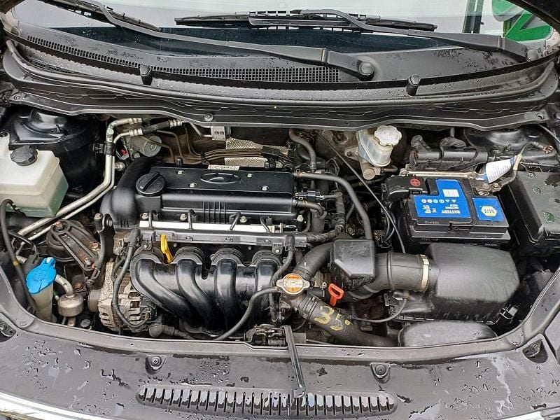 Schwarz Gebraucht 2010 Hyundai i20 Kleinwagen | 5.600 € (Fairer Preis) - Bild 1/4
