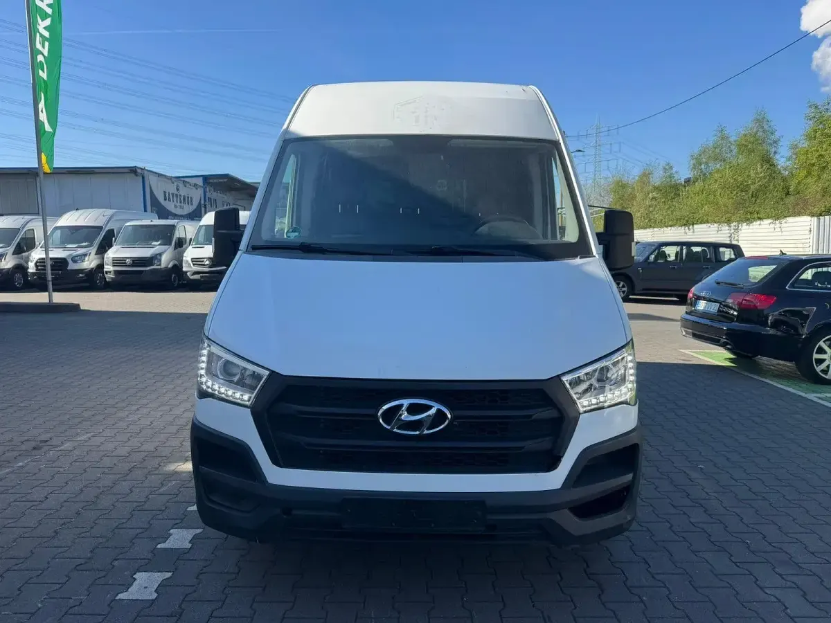 Gebraucht Hyundai H 350 150 PS (110 kW) 2017 Weiß Van
