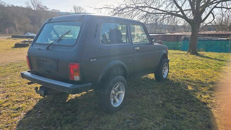 Gebraucht Lada niva 81 PS (59 kW) 2008 Grau SUV