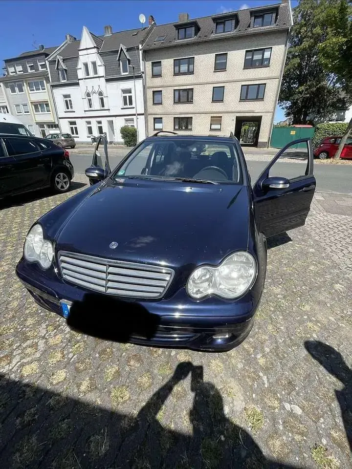 Gebraucht Mercedes C180 143 PS (105 kW) 2005 Blau Kombi