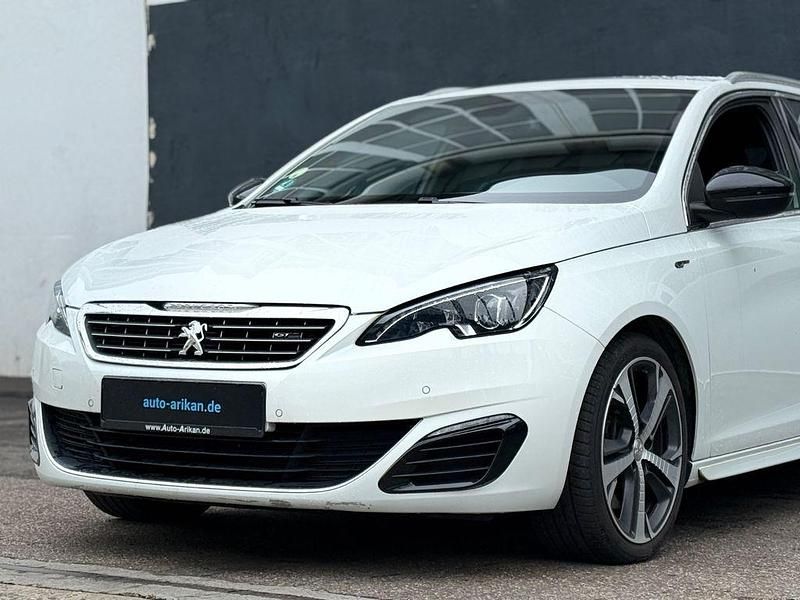 Weiß Gebraucht 2016 Peugeot 308 GT-line Kombi | 10.900 € (Fairer Preis) - Bild 1/4