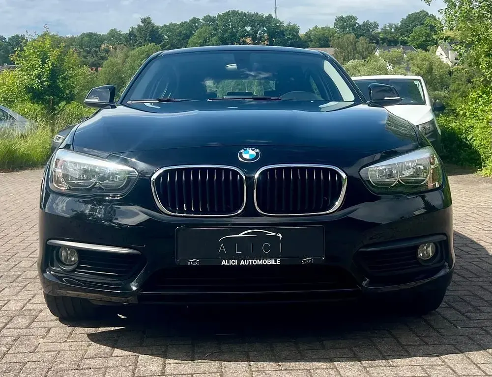 Gebraucht BMW 118 Sport Line 136 PS (100 kW) 2017 Schwarz Kleinwagen